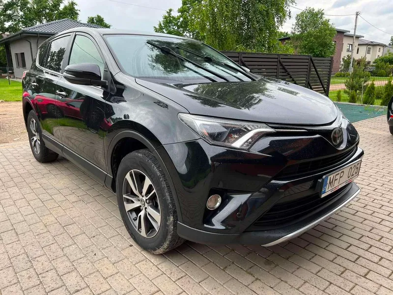 Toyota RAV4 - 1