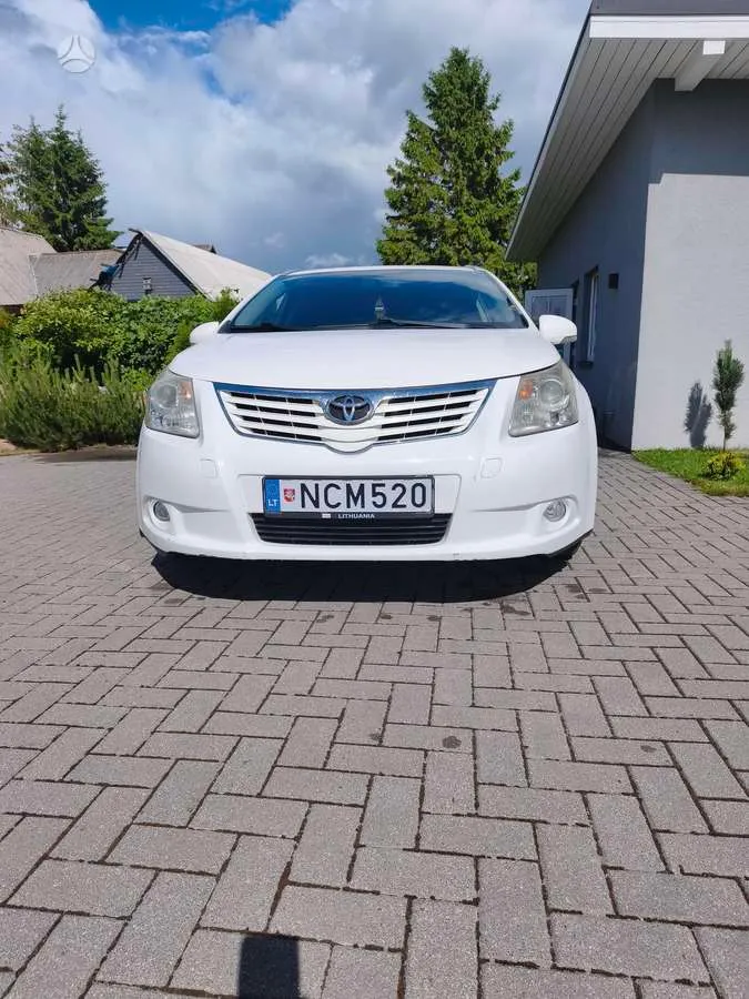 Toyota Avensis - 1