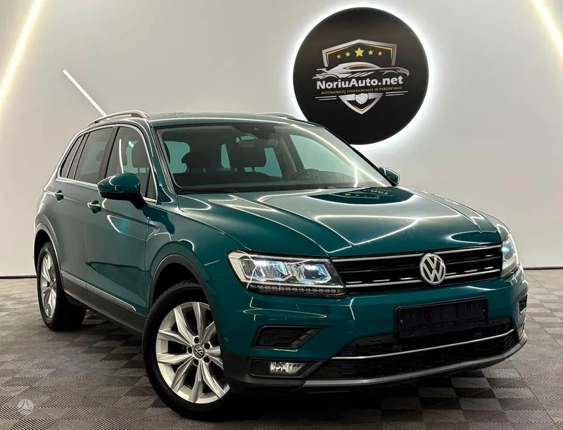 Volkswagen Tiguan - 1