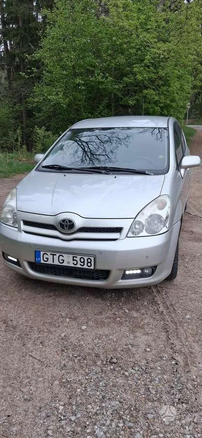 Toyota Corolla Verso - 1