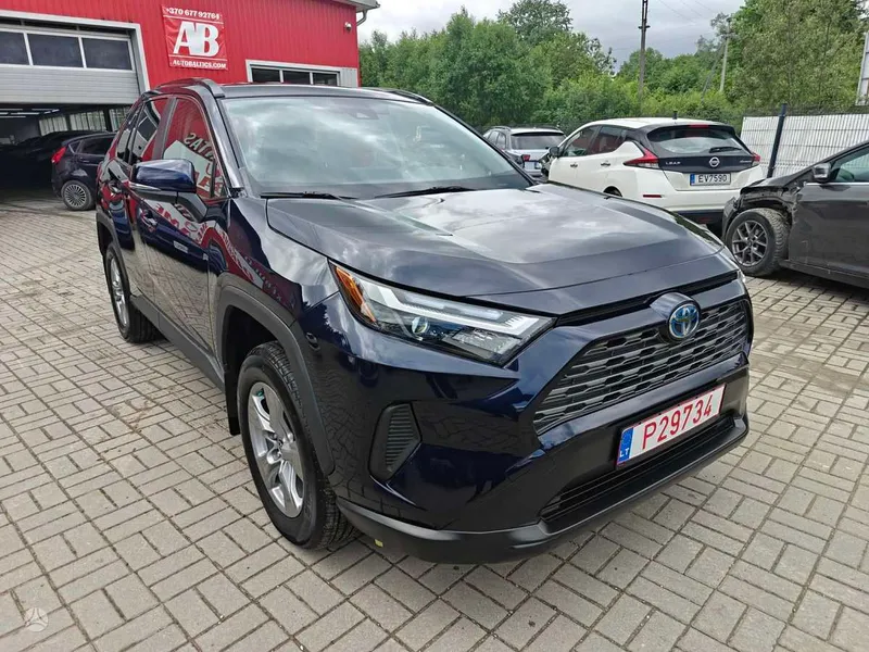 Toyota RAV4 - 1