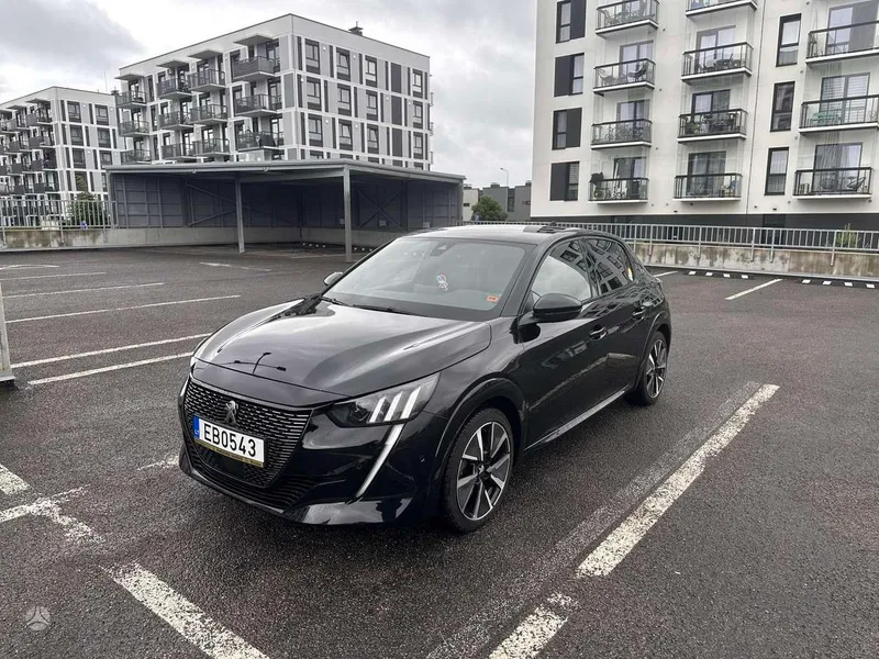 Peugeot 208 - 1