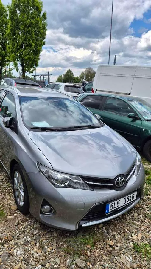 Toyota Auris - 1