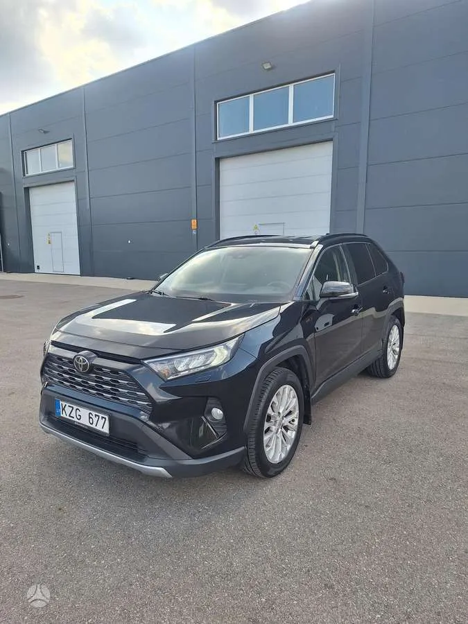 Toyota RAV4 - 1