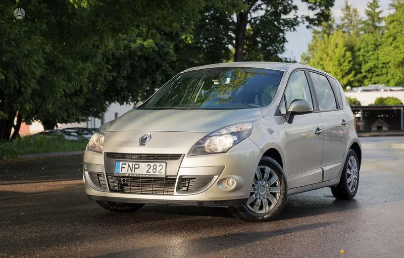 Renault Scenic - 1