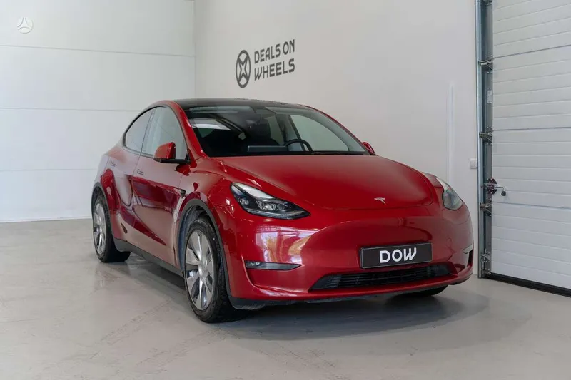 Tesla Model Y - 1