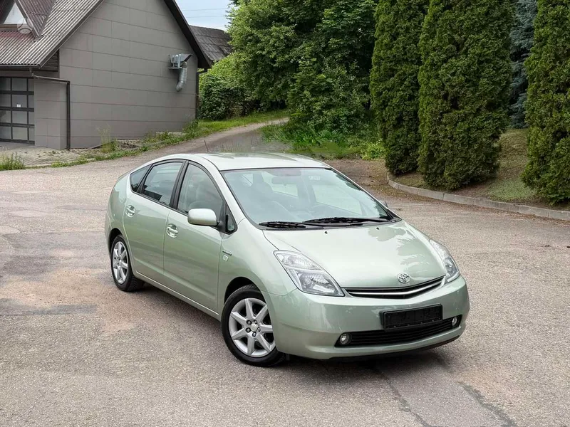 Toyota Prius - 1