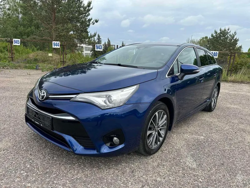 Toyota Avensis - 1