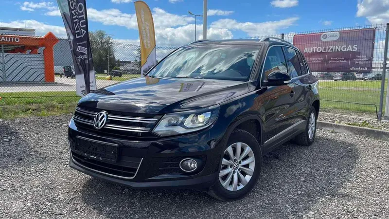 Volkswagen Tiguan - 1