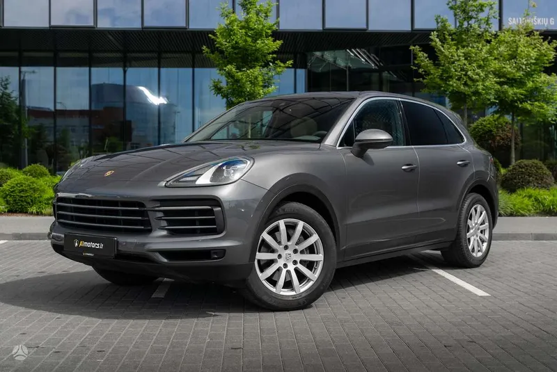 Porsche Cayenne - 1