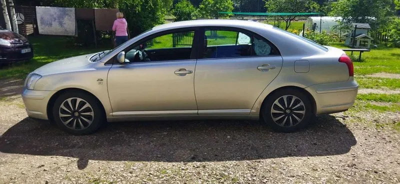 Toyota Avensis - 1