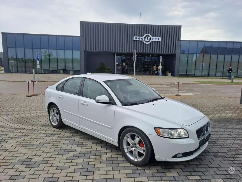 Volvo S40 - 1