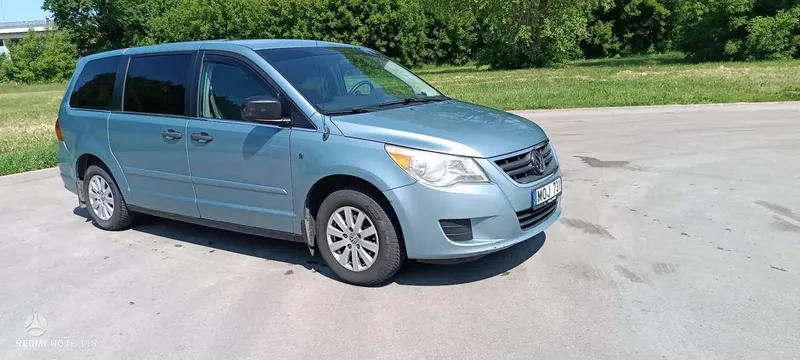 Volkswagen Routan - 1
