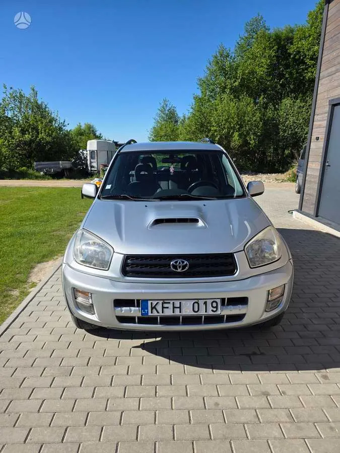 Toyota RAV4 - 1