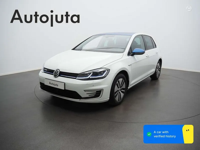 Volkswagen Golf - 1