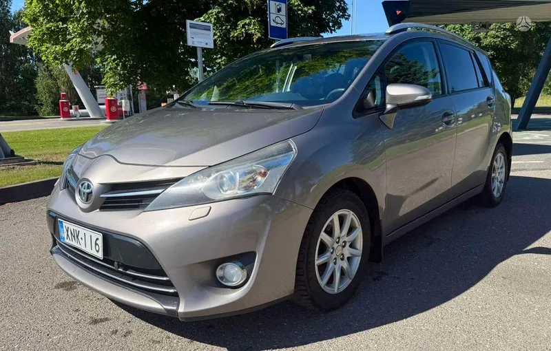 Toyota Verso - 1
