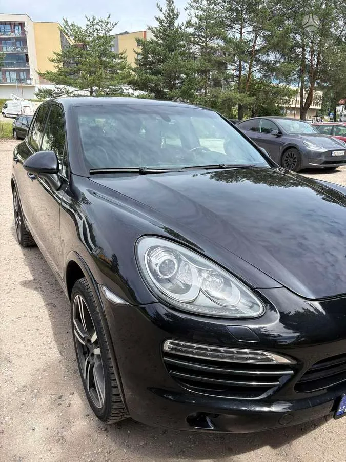 Porsche Cayenne - 1