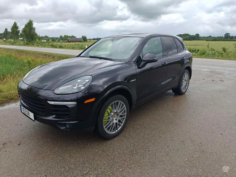 Porsche Cayenne - 1