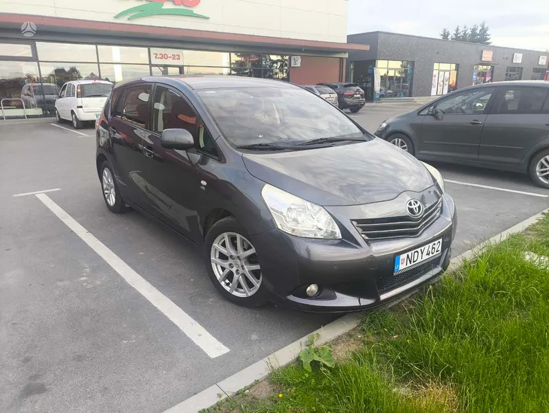 Toyota Verso - 1