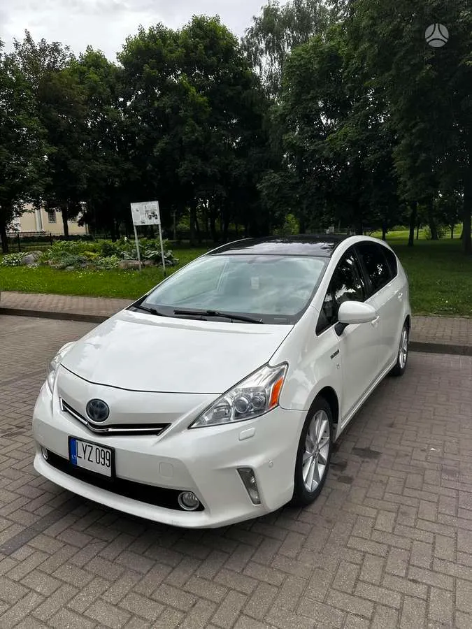 Toyota Prius+ - 1