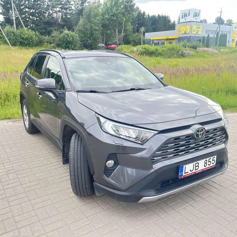 Toyota RAV4 - 1