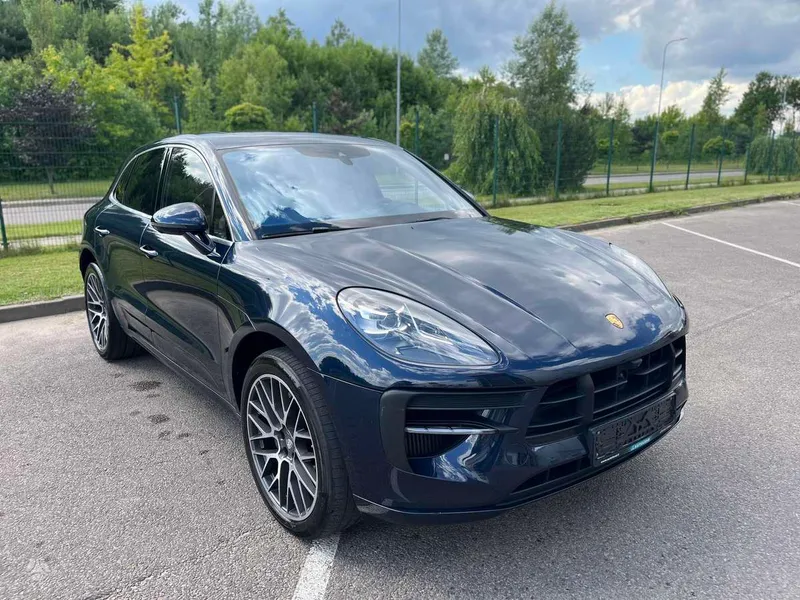 Porsche Macan - 1