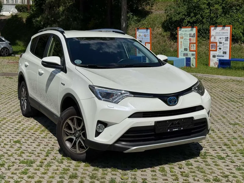 Toyota RAV4 - 1