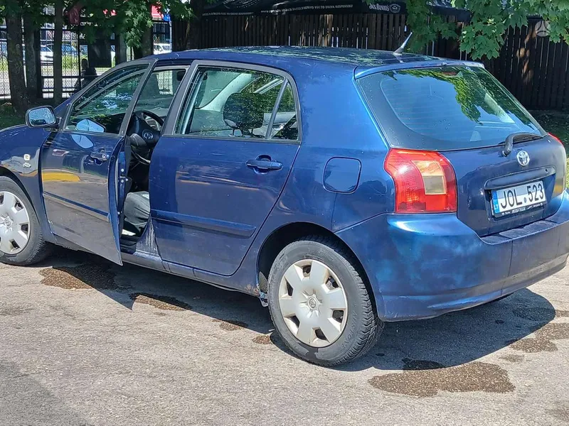 Toyota Corolla - 1
