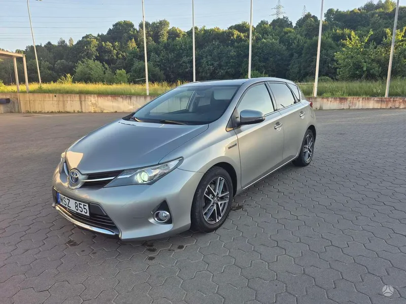 Toyota Auris - 1
