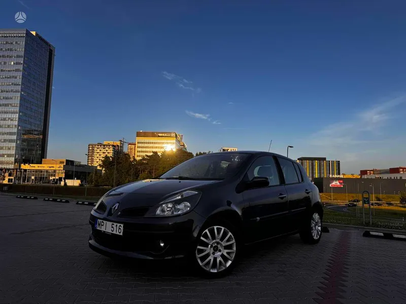 Renault Clio - 1