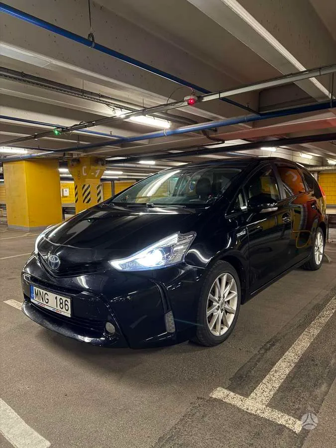 Toyota Prius+ - 1