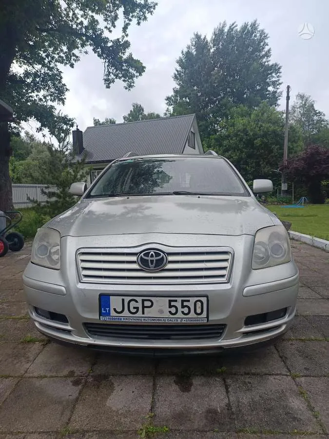 Toyota Avensis - 1