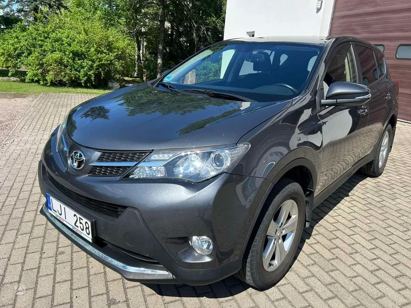 Toyota RAV4 - 1