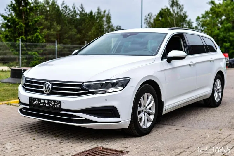 Volkswagen Passat - 1
