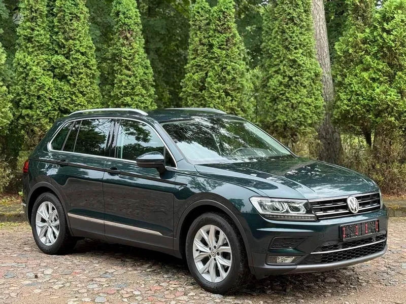Volkswagen Tiguan - 1