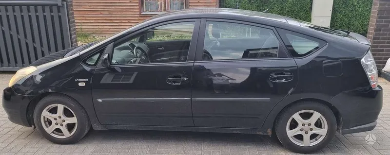Toyota Prius - 1