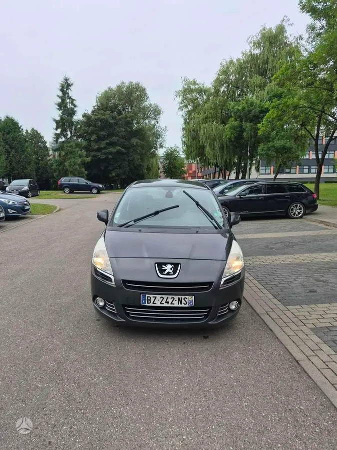 Peugeot 5008 - 1