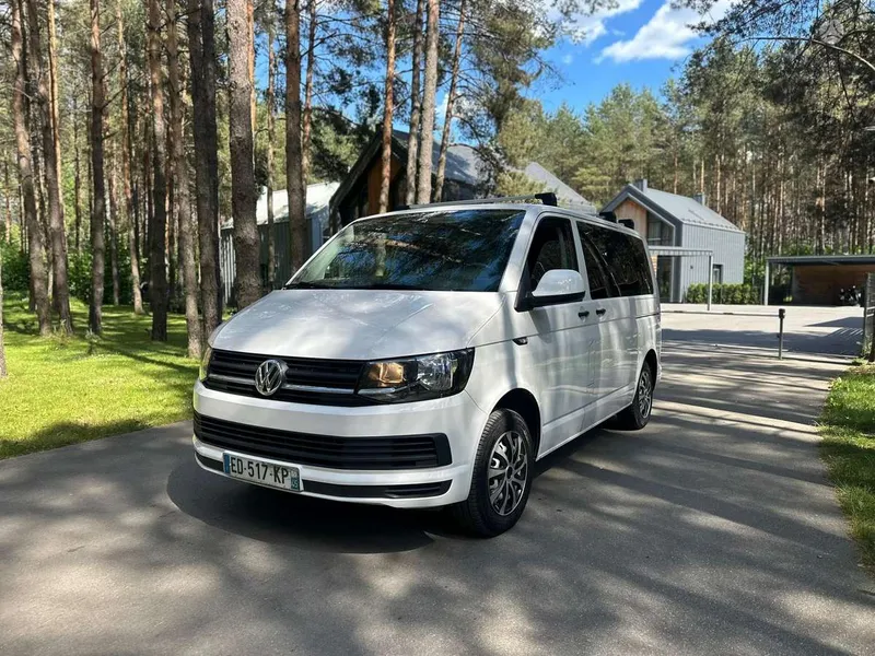 Volkswagen Transporter - 1