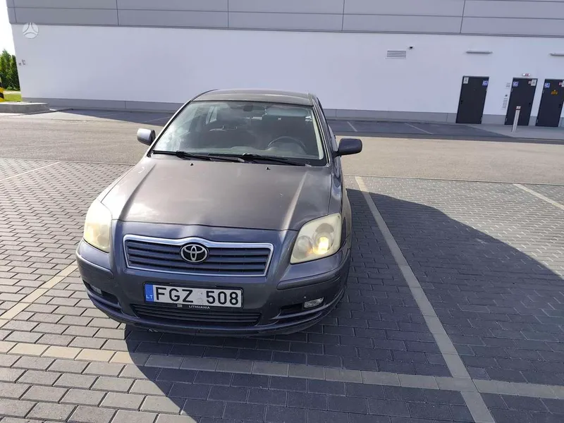 Toyota Avensis - 1