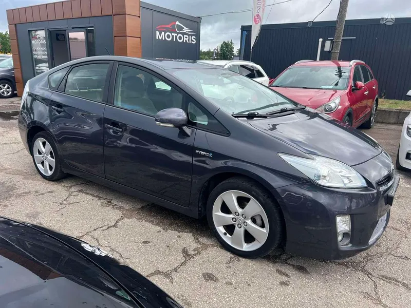 Toyota Prius - 1
