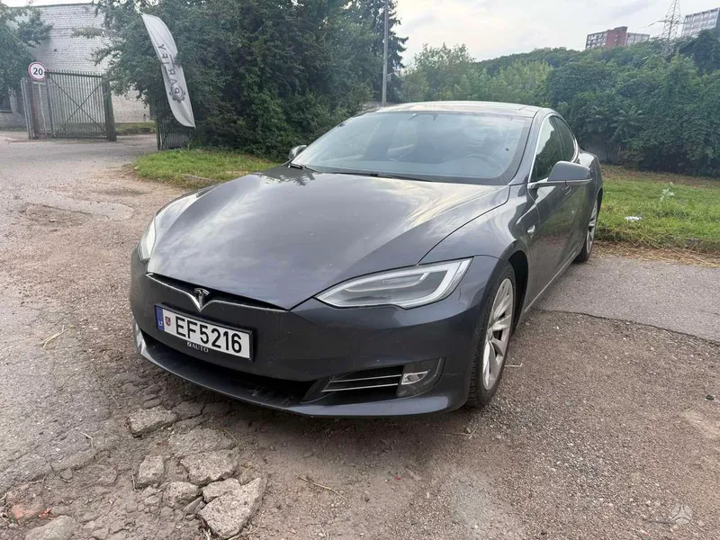 Tesla Model S - 1