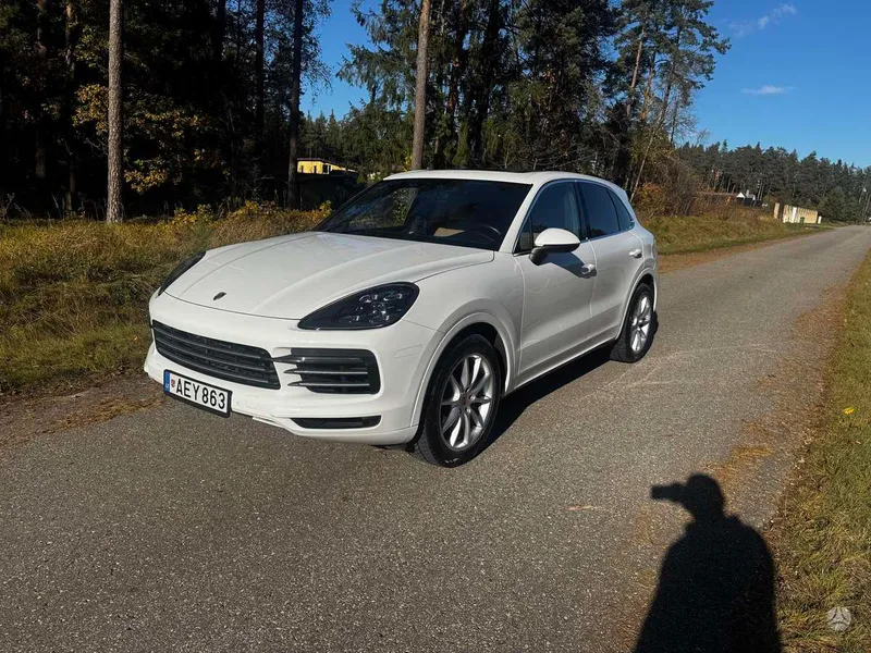 Porsche Cayenne - 1