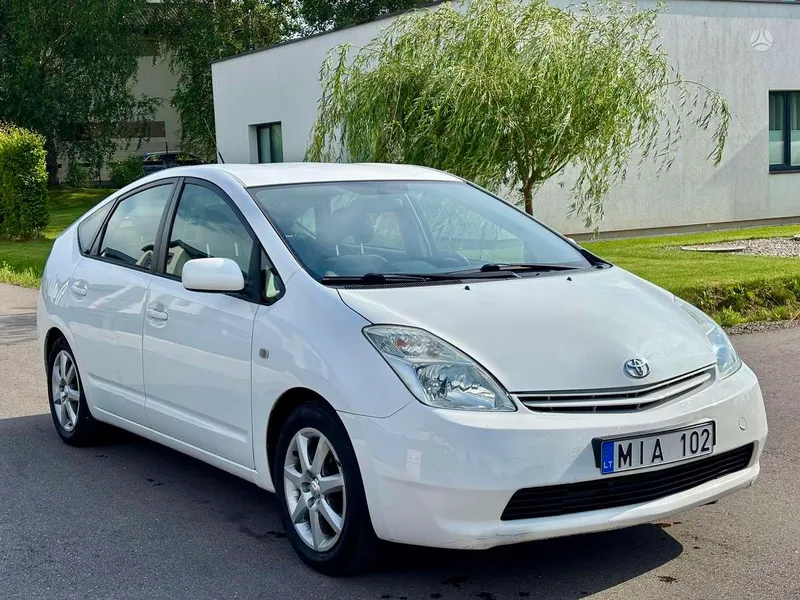 Toyota Prius - 1