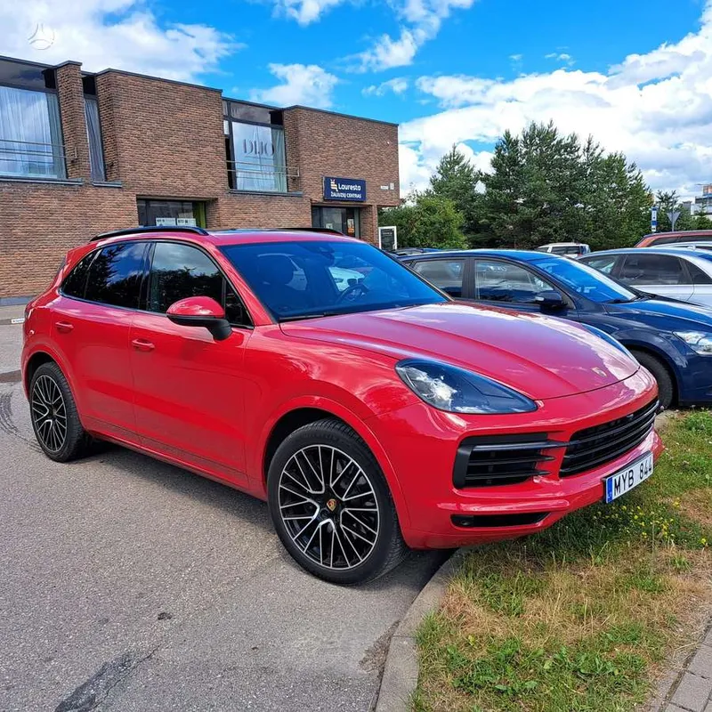 Porsche Cayenne - 1