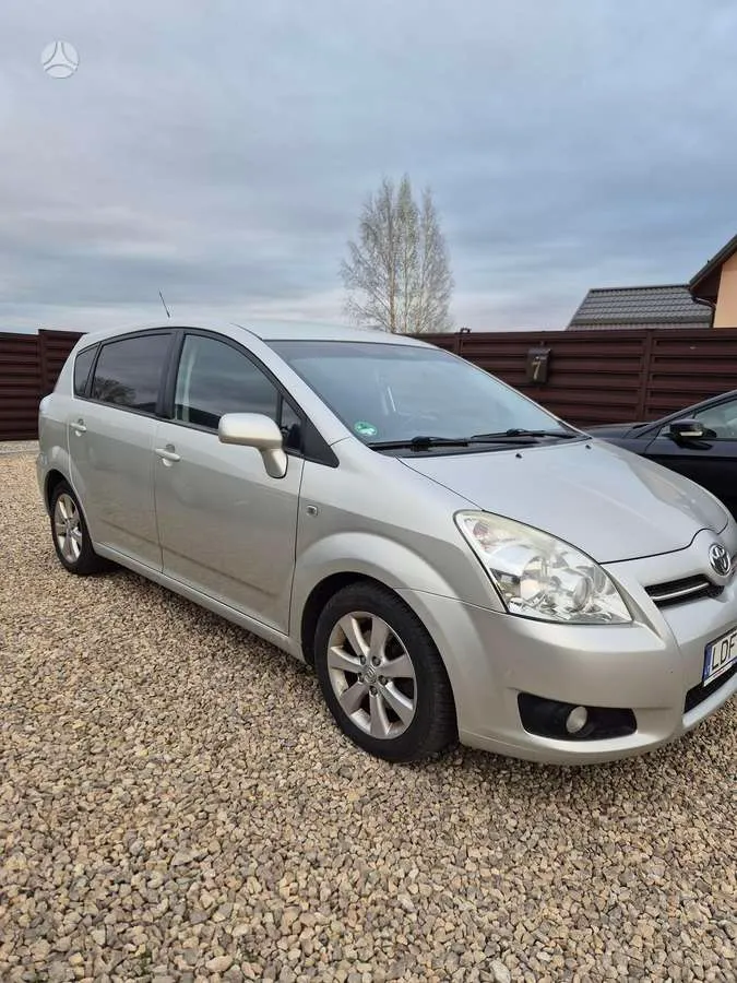 Toyota Corolla Verso - 1