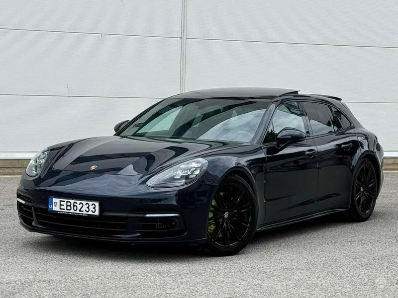 Porsche Panamera - 1
