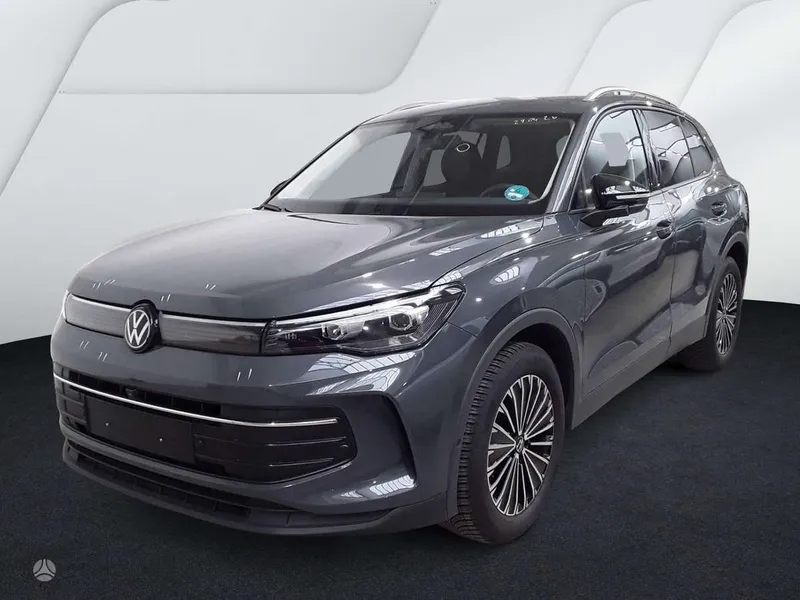 Volkswagen Tiguan - 1