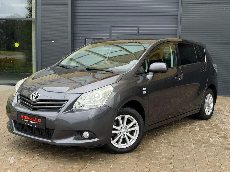 Toyota Verso - 1