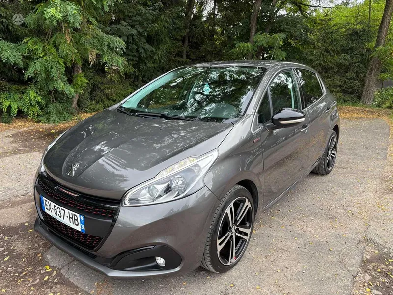 Peugeot 208 - 1