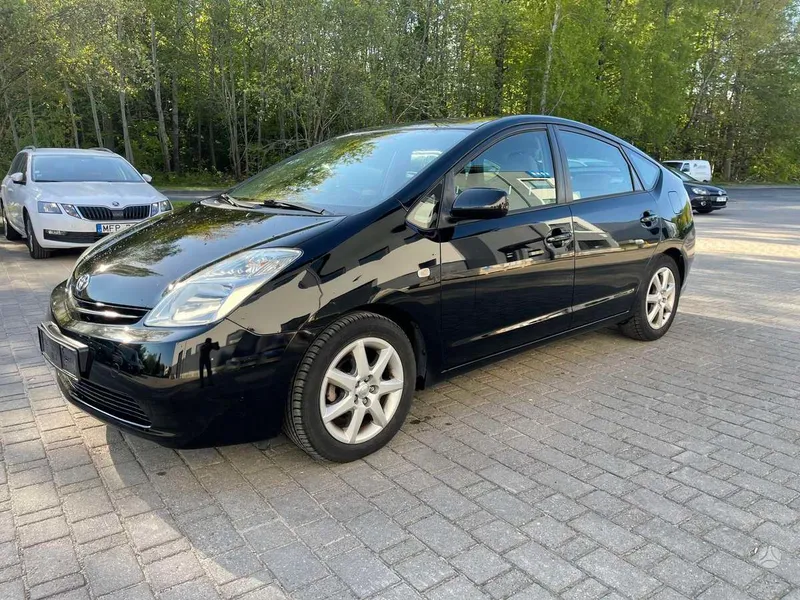 Toyota Prius - 1